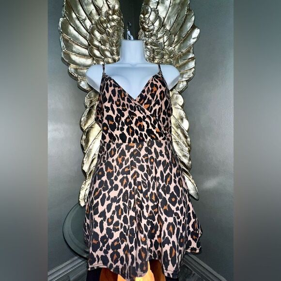 Boohoo LEOPARD PRINT FLIPPY ROMPER - Picture 7 of 16